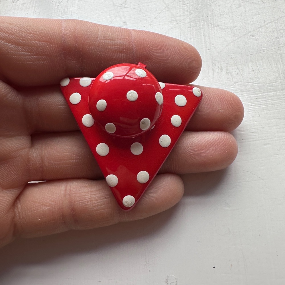 Vtg 80s 90s oversized funky Red white Polka Dot Clip-ons earrings triangle - Picture 6 of 10